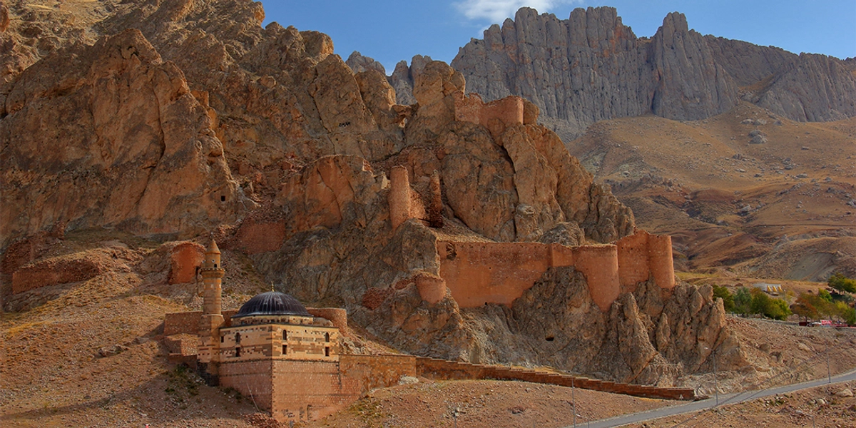 Ağrı’da Görmeniz Gereken Tarihi ve Turistik Yerler