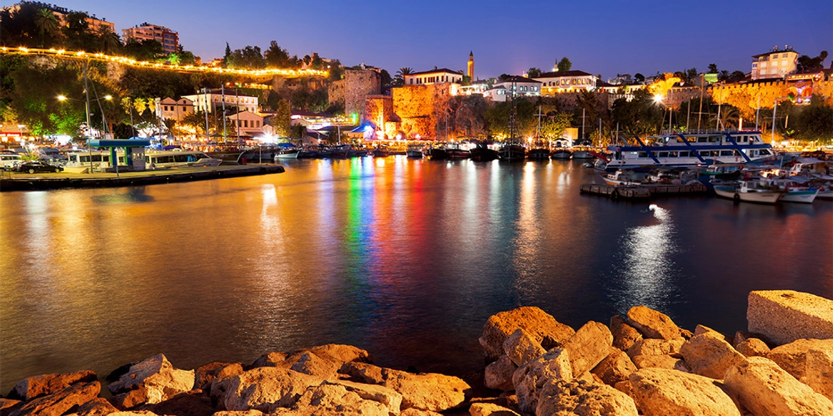 Muratpaşa Tatilinde Gece Hayatı