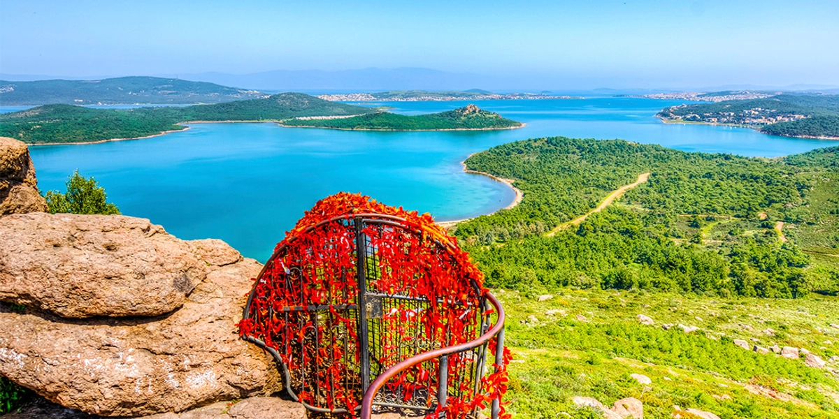 Ayvalık'ın Görülmeye Değer Doğal Güzellikleri 