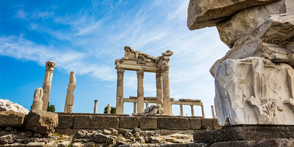 Bergama Nerededir ve Nasıl Gidilir?