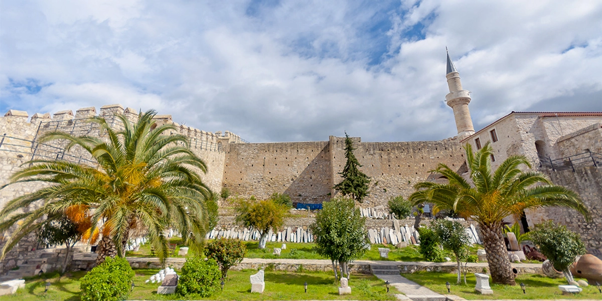 Çeşme’nin Mutlaka Görmeniz Gereken Tarihi ve Turistik Yerleri