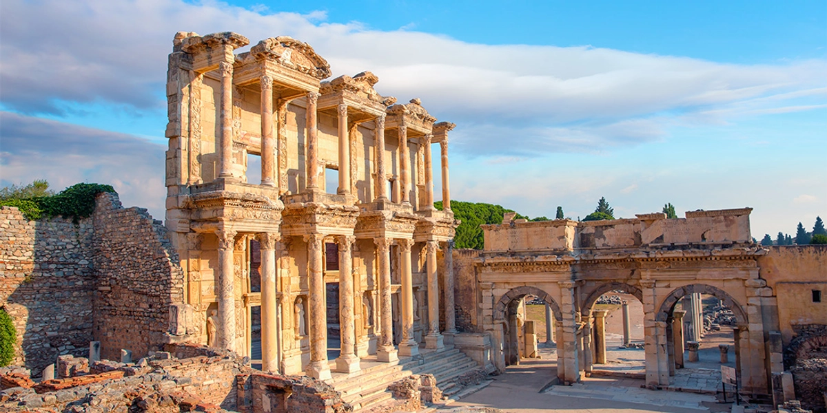 İzmir Tarihi ve Turistik Yerleri