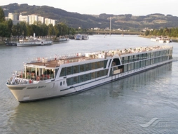 5* Deluxe Amadeus Silver II ile Ren Nehrinde Noel Pazarları