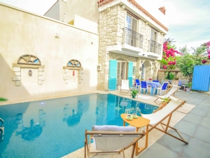 Alaçatı Asmalı Konak Otel