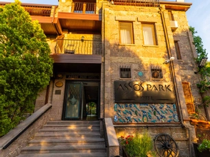 Assos Park Hotel