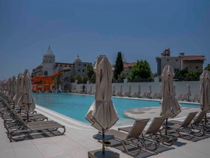 Avia Resort & Spa