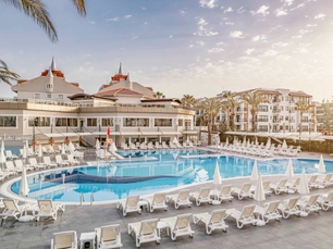 Aydınbey Famous Resort