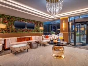 Best Western Premier Hidden Hills Hotel