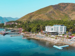 Class Unique Beach Hotel +13