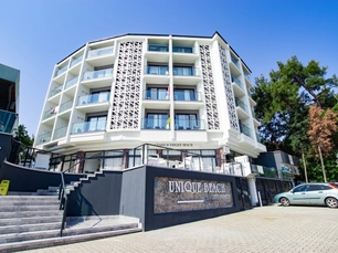 Class Unique Beach Hotel +13