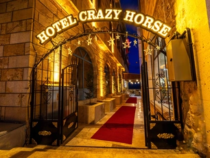 Crazy Horse Hotel