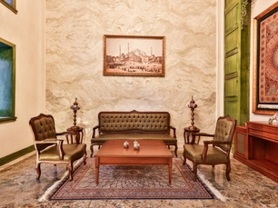 Emerald Mansion Hotel 