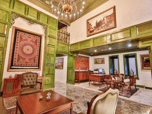 Emerald Mansion Hotel 