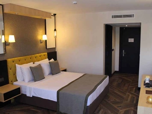 Enki Royal Çeşme Hotel