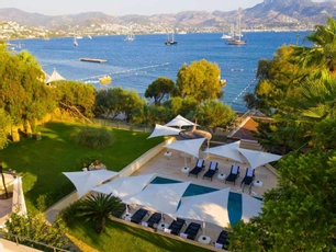 Farrys Boutique Hotel & Beach Club 