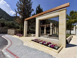 Gillham Vineyard Hotel