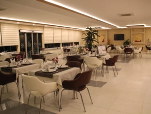 Hotel İzgi Turhan