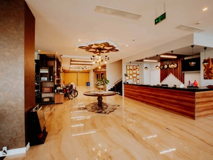 Karpalas City Hotel & Spa