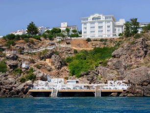 La Boutique Hotel & Suites