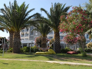 Çeşme Ladin Otel