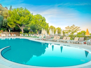 Ladonia Hotels Adakule