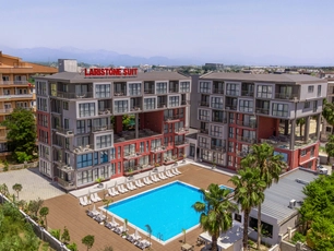 Laristone Suite & Spa Hotel