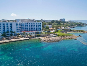 Le Bleu Hotel & Resort