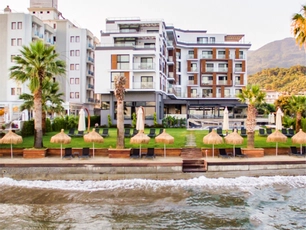 Maia Luxury Beach Hotel & Spa