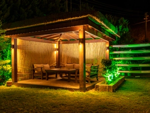 Manas Park Deluxe Hotel