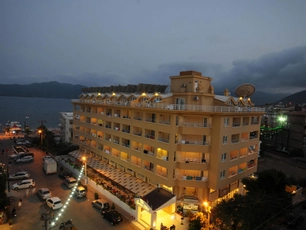 Mert Seaside Hotel (+13)