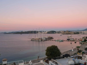 Mia Hill Suites Otel