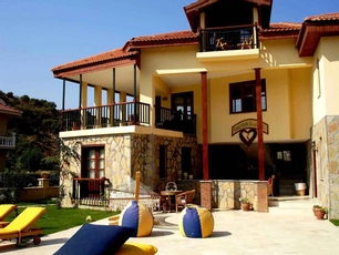 B&B Boutique Hotel (+12)