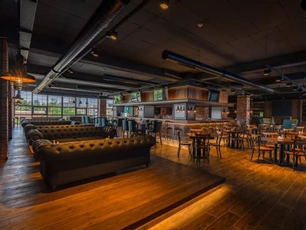 Novel Centre Point Inn Hotel