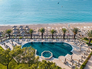 Pirates Beach Club
