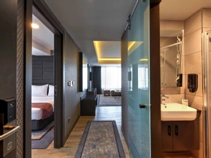 Radisson İndividuals Nova Vista Deluxe Suites Hotel