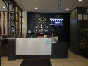 Ren Business Hotel