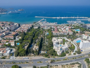 Risus Garden Marina Hotel