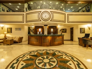 Rocks Hotel & Casino