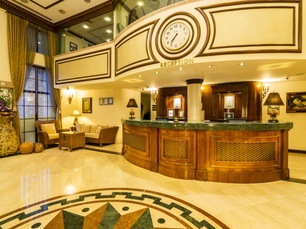 Rocks Hotel & Casino