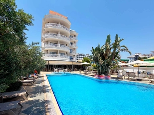 Romance Beach Hotel