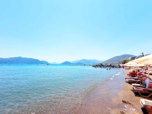 Romance Beach Hotel