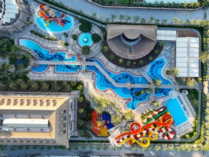 Royal Dragon Hotel Side