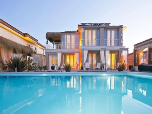 Sade Alaçatı Butik Otel