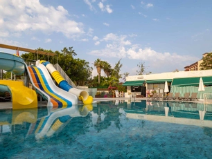 Seaphoria Beach Resort By Miramor +12
