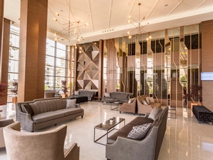 Shimall Deluxe Hotel