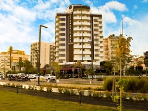 The Corner Park Hotel