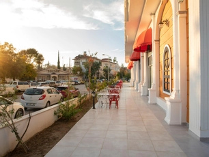 The Sansa Hotel & Spa