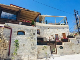 Vigneron Cave Hotel