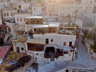 Vigneron Cave Hotel
