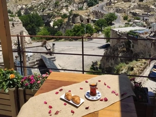 Vigneron Cave Hotel